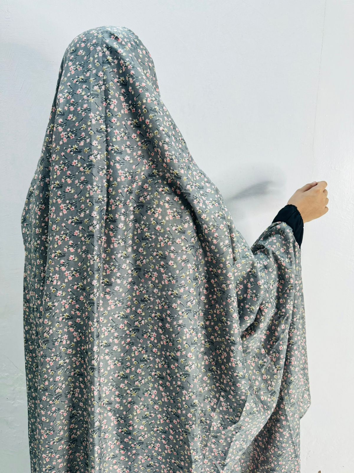 Polka Dots Chadar with Sleeves - Prayer / Namaz Chadar full Hijab